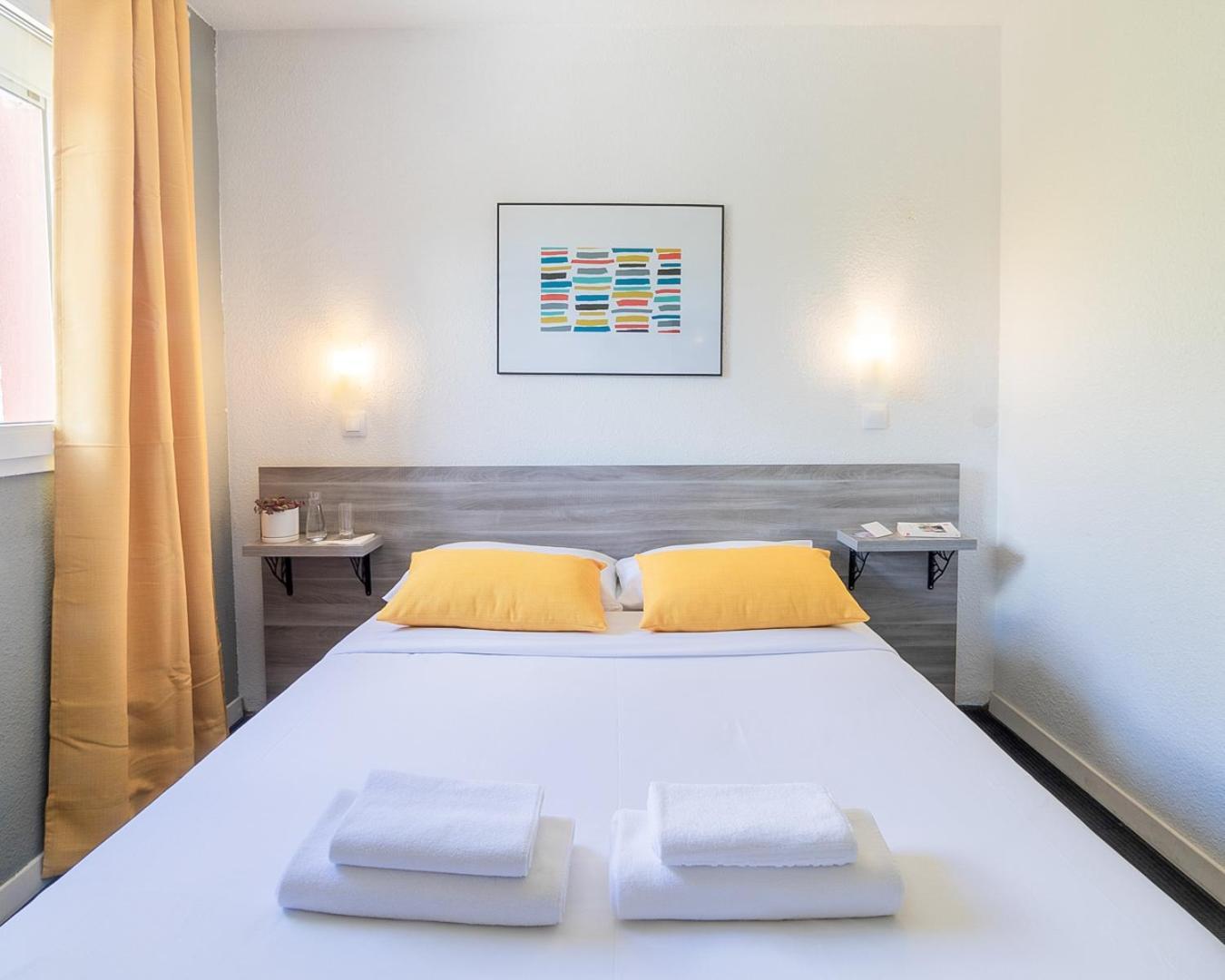 Double Room,1765586573:JPEG